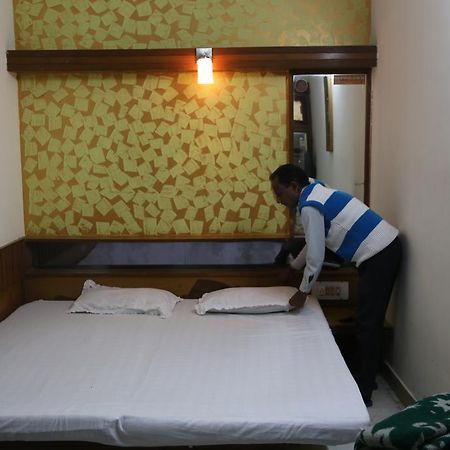 Yes Please Guest House Yeni Delhi Dış mekan fotoğraf
