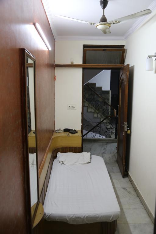 Yes Please Guest House Yeni Delhi Dış mekan fotoğraf