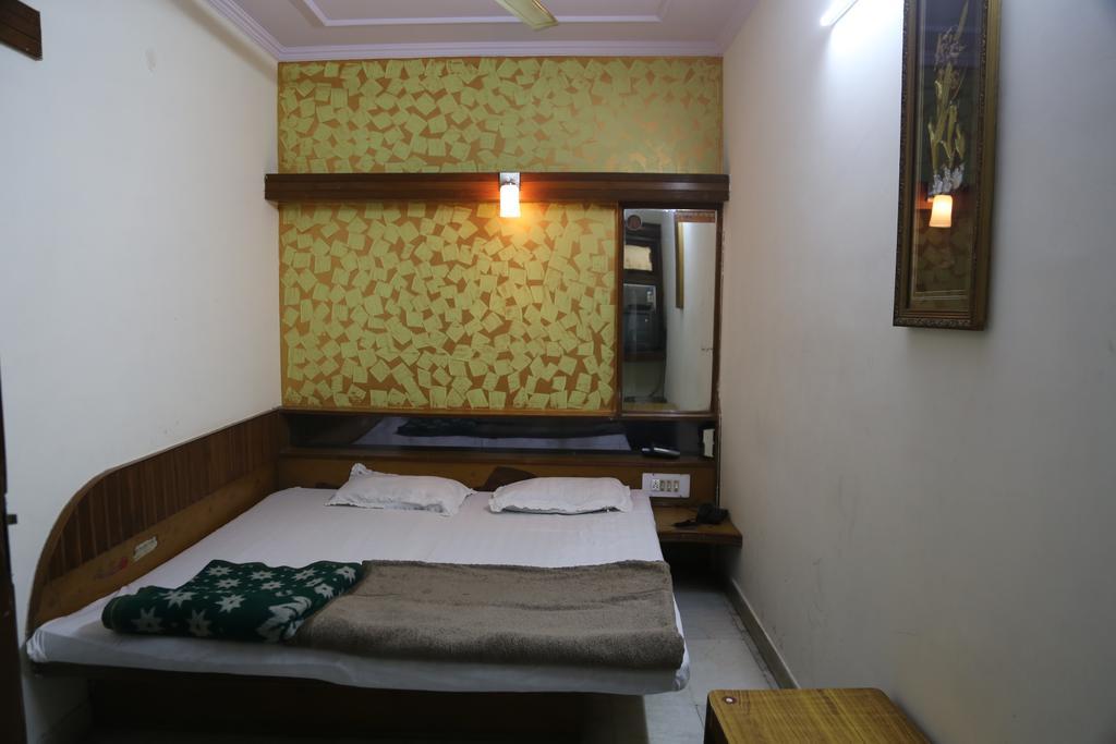 Yes Please Guest House Yeni Delhi Dış mekan fotoğraf