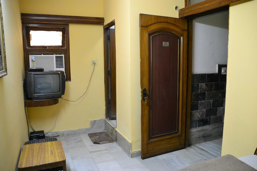Yes Please Guest House Yeni Delhi Oda fotoğraf